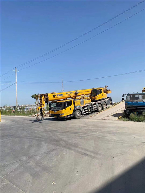 鸡冠区吊车作业时，可能会产生哪些额外收费项目？