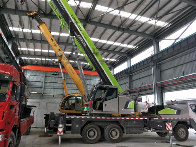 鸡冠区高空车出租需要注意哪些安全事项？