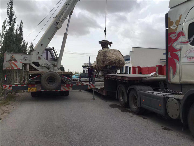 鸡冠区狭窄场地（如小区、车间）适合用哪种吊车？