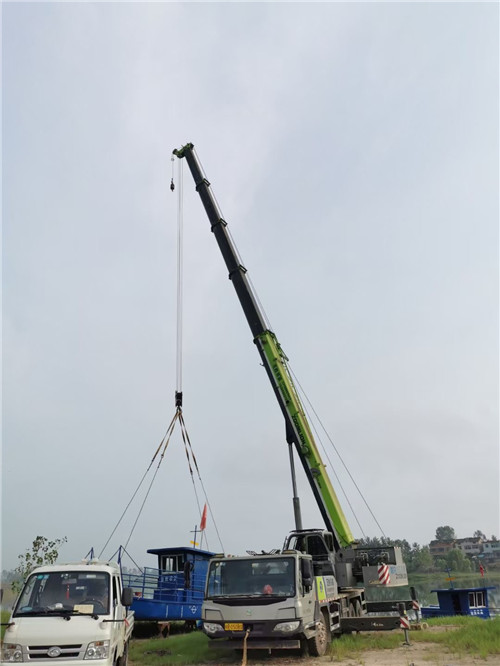 鸡冠区桥梁建设吊装案例